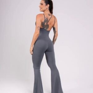 Macacão flare/ alcinhas